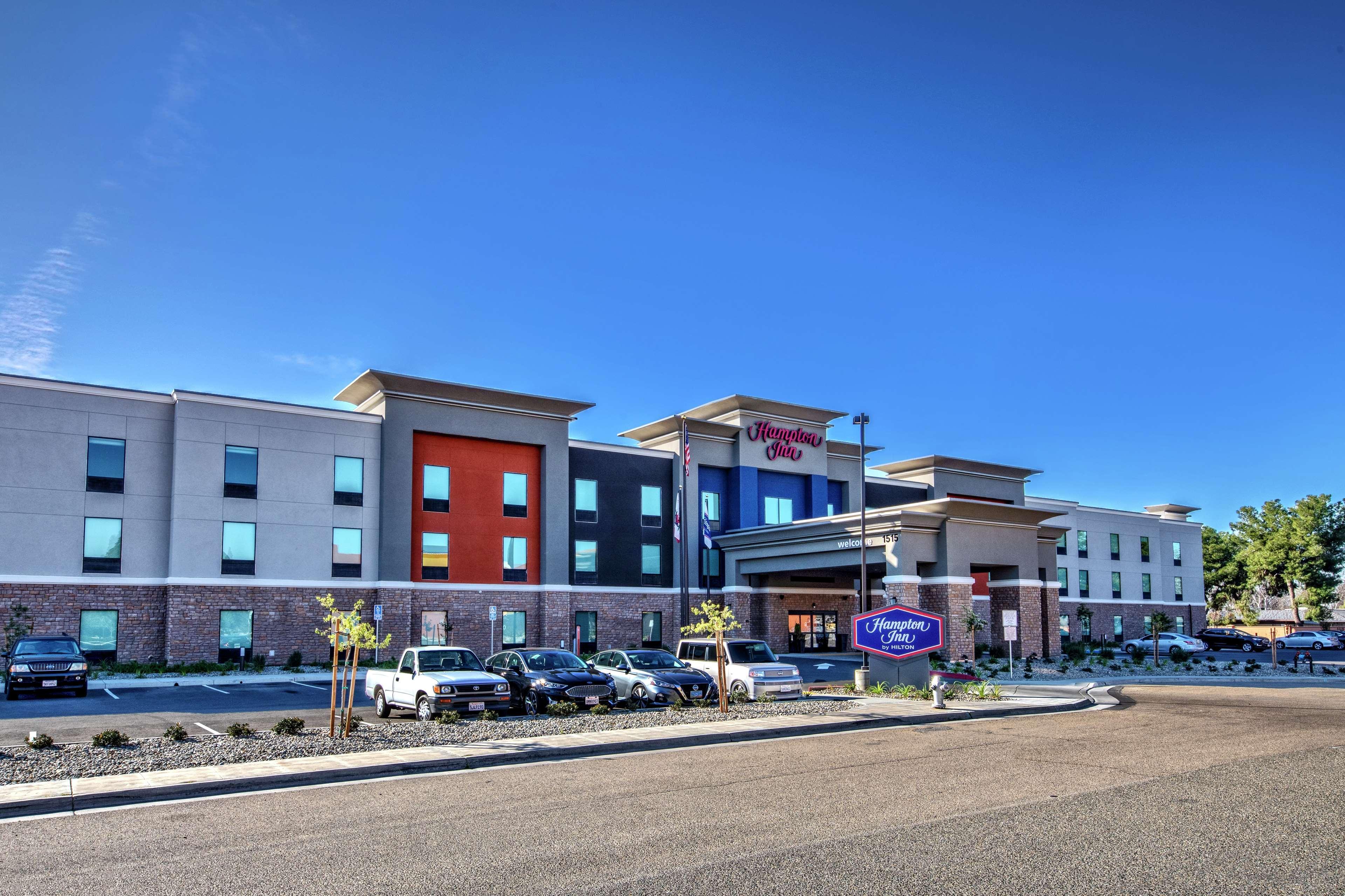 Hampton Inn Fresno Airport Екстериор снимка