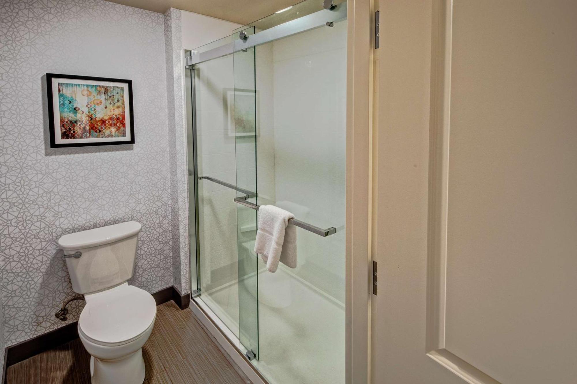 Hampton Inn Fresno Airport Екстериор снимка