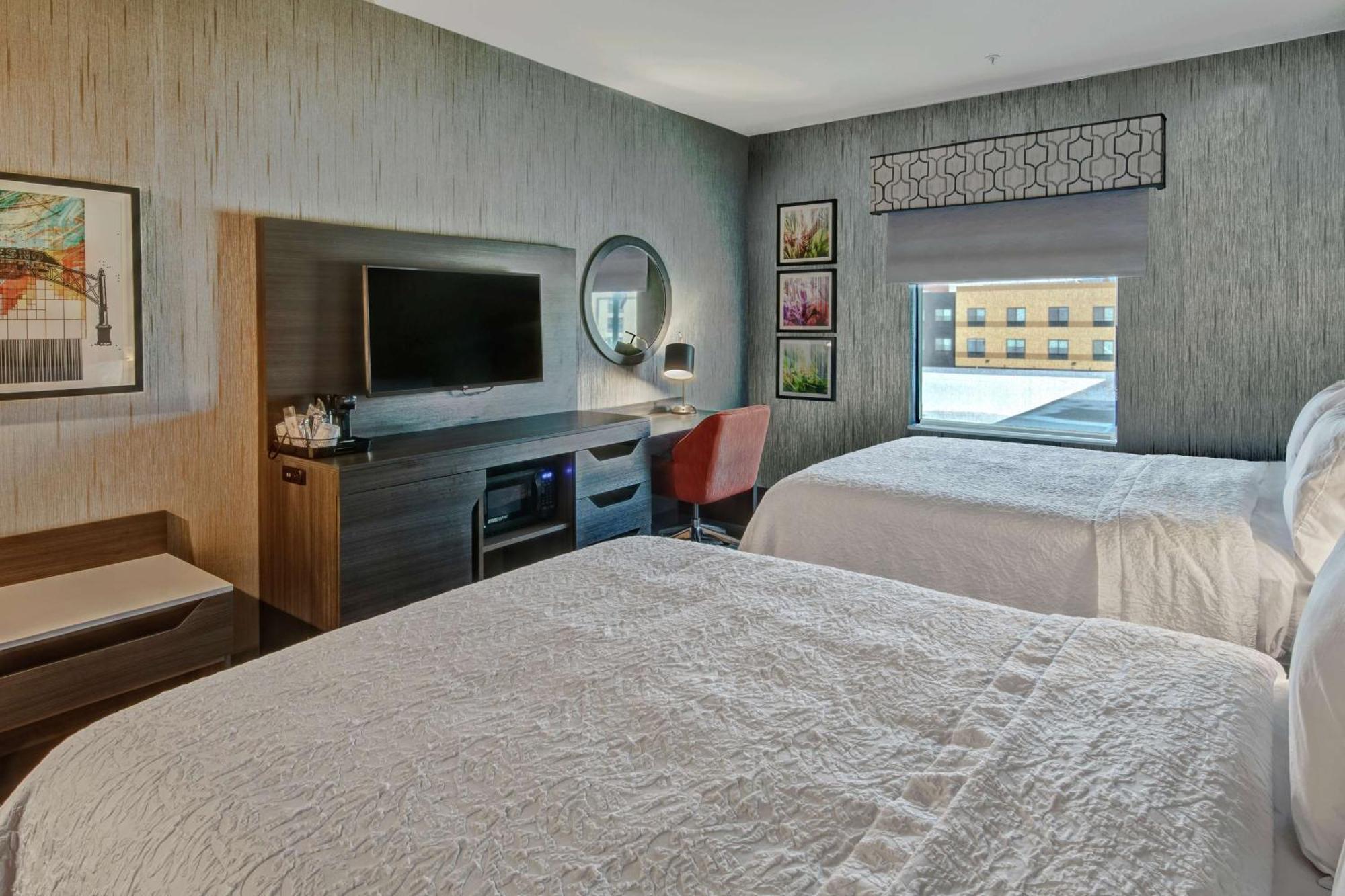 Hampton Inn Fresno Airport Екстериор снимка