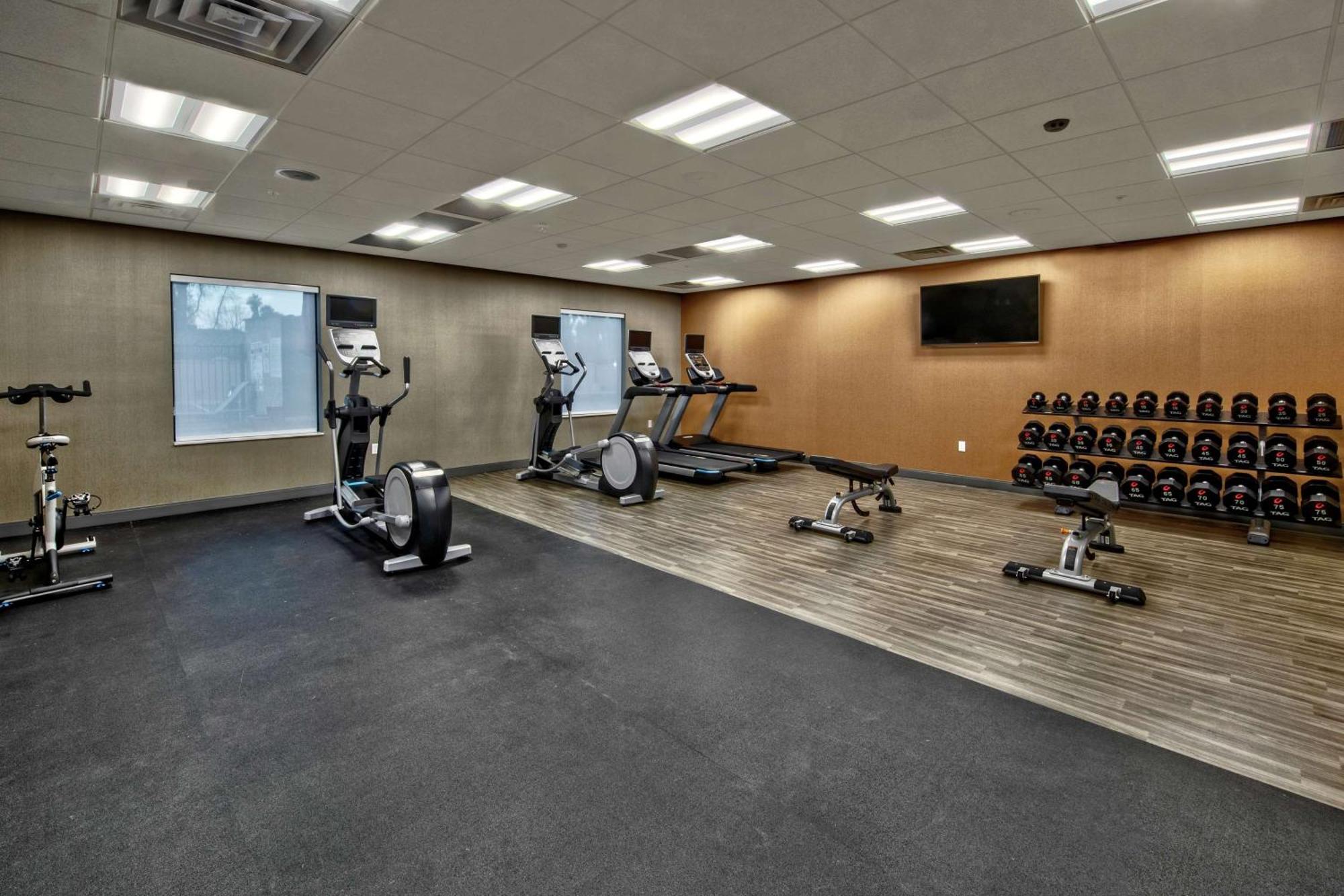 Hampton Inn Fresno Airport Екстериор снимка
